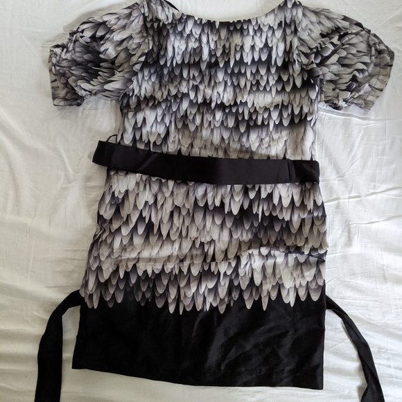 Suzi Chin for Maggie Boutique Gray Black Soft Feathered Print Dress Tie Waist - Picture 2 of 7